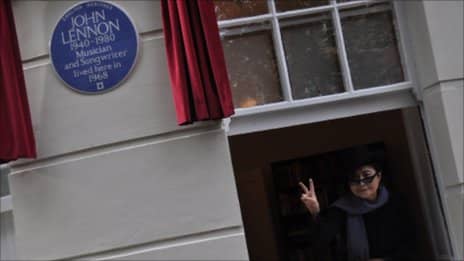 Yoko Ono unveiling a blue plaque at 34 Montagu Square, London, 23 October 2010