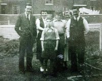 George Harrison with his family, 1940s