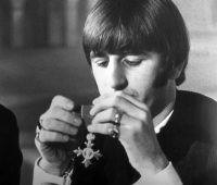 Ringo Starr with his MBE, 26 October 1965