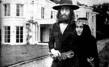 John Lennon and Yoko Ono at The Beatles' final photography session, Tittenhurst Park, 22 August 1969