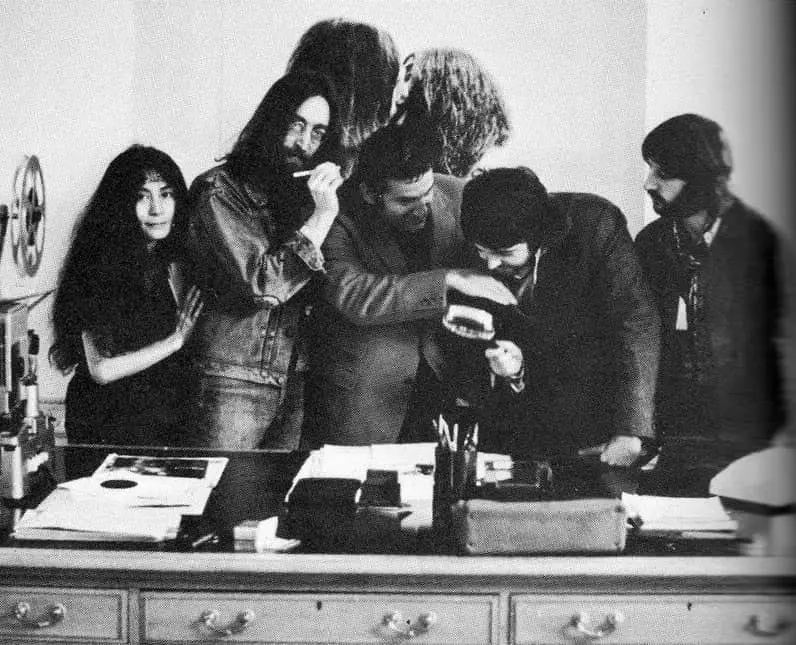 Yoko Ono, John Lennon, Allen Klein, Paul McCartney and ...