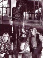 Cynthia Lennon with statue of John Lennon and sculptor Brett Livingstone-Strong