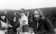 John Lennon, Julian Lennon, Yoko Ono and Kyoko Cox in Tywyn, Wales, June 1969