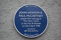 Blue plaque commemorating Lennon and McCartney's performances at the Fox And Hounds, Caversham