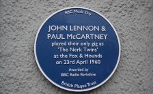 Blue plaque commemorating Lennon and McCartney's performances at the Fox And Hounds, Caversham