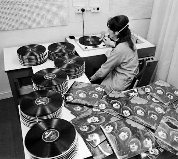 EMI worker quality testing Rubber Soul vinyl pressings, 1965