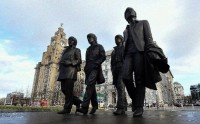 Liverpool-statue.jpg