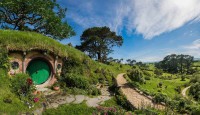 hobbiton-movie-set-tour-new-zealand-9.jpg