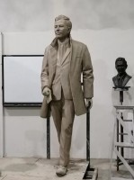 Brian-Epstein-Statue-Original.jpg