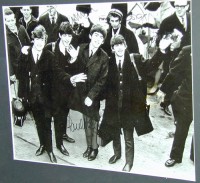 Ray.E.BW_.Beatles.Signatures.CU_.5CW.jpg