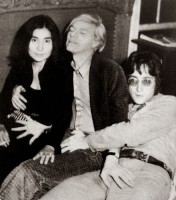 Yoko_Andy_Warhol_and_John_Lennon-Gay-Moment.jpg