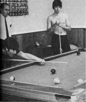 Paul-playing-pool.jpg